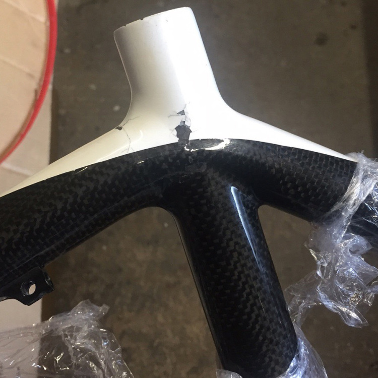 Fig seat tube delimitation, Continous bending forces around the upper seat tube have caused delamination in Top tube, seat tube and seat stays area.